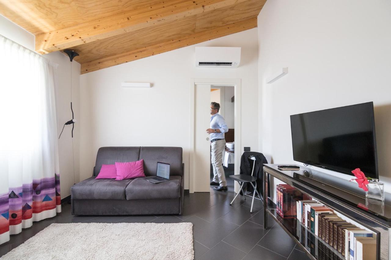 Foyer Rooms & Suites Affittacamere Κάλιαρι Εξωτερικό φωτογραφία
